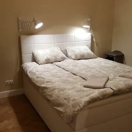 Modern History Apartman *