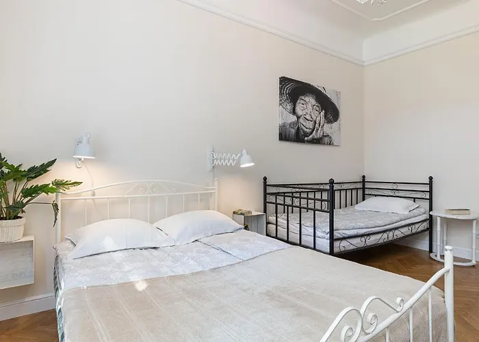 Appartement Modern History